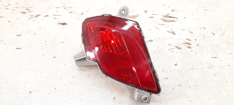 Фара противотуманная левая