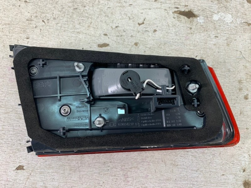 Фонарь задний правый