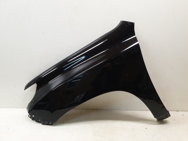 Крыло переднее левое