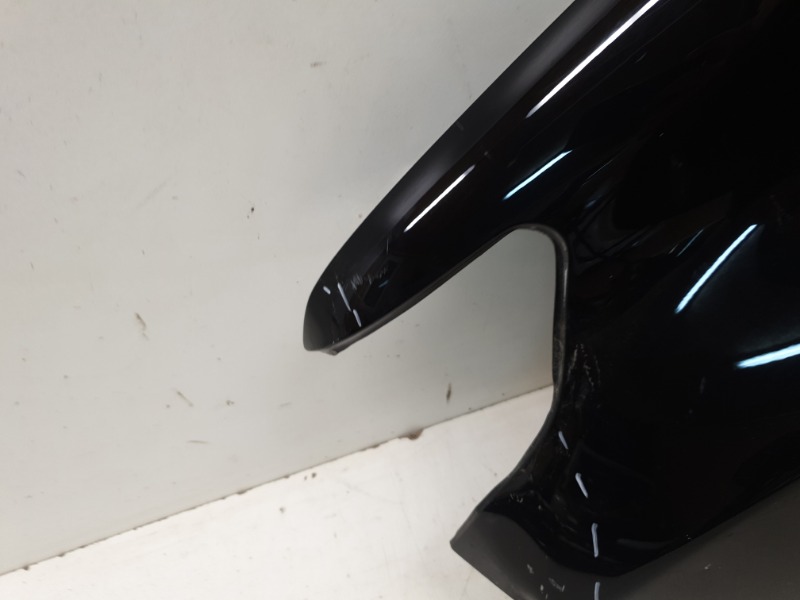 Крыло переднее левое