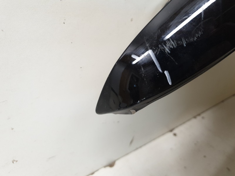 Крыло переднее левое