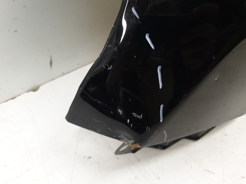 Крыло переднее левое