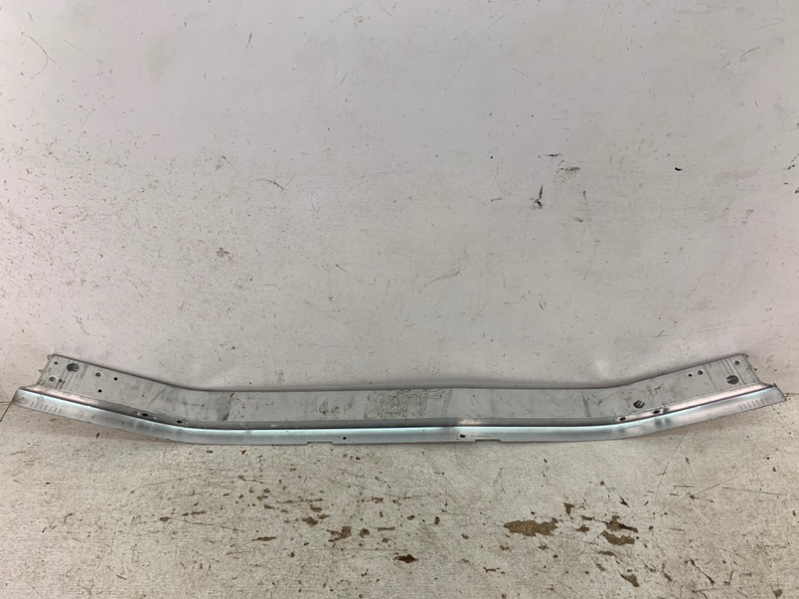 Усилитель переднего бампера