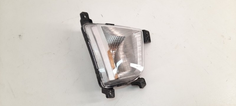 Фара противотуманная правая