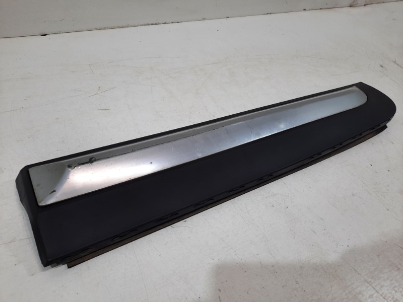 Накладка двери задней левой