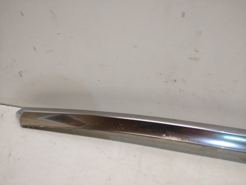 Накладка крышки багажника