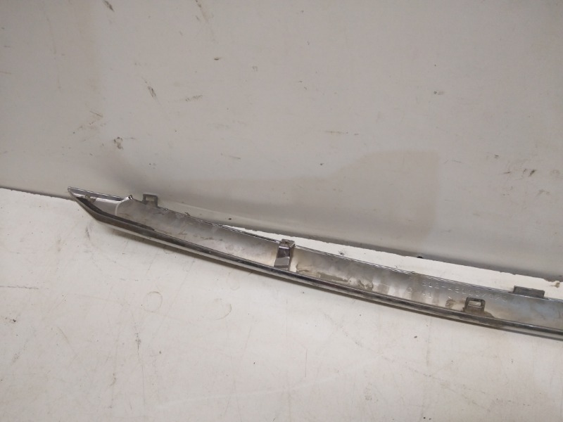 Накладка крышки багажника