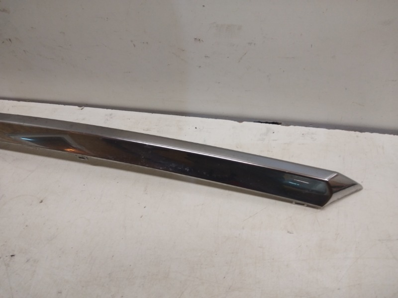 Накладка крышки багажника