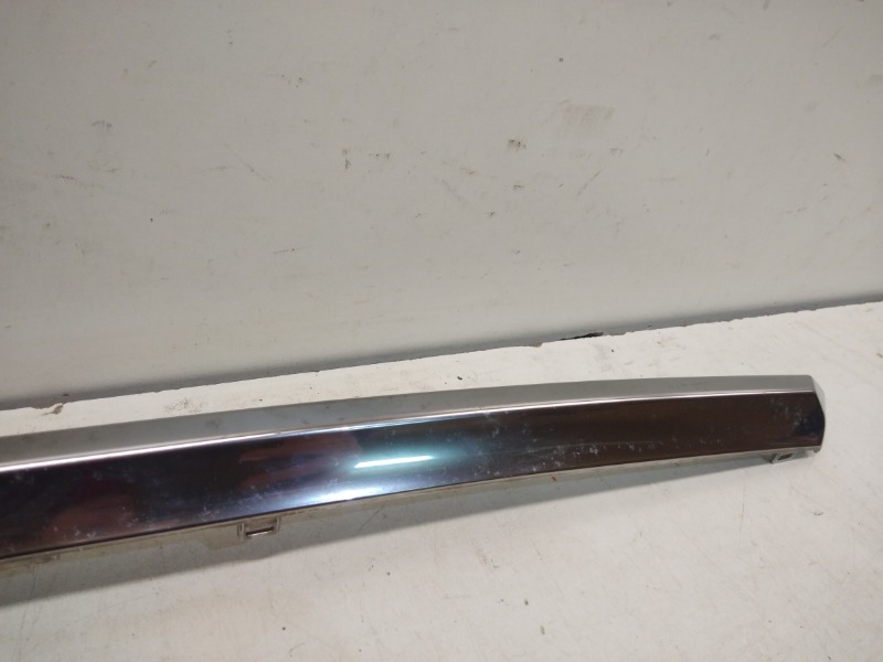 Накладка крышки багажника