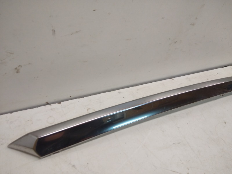 Накладка крышки багажника