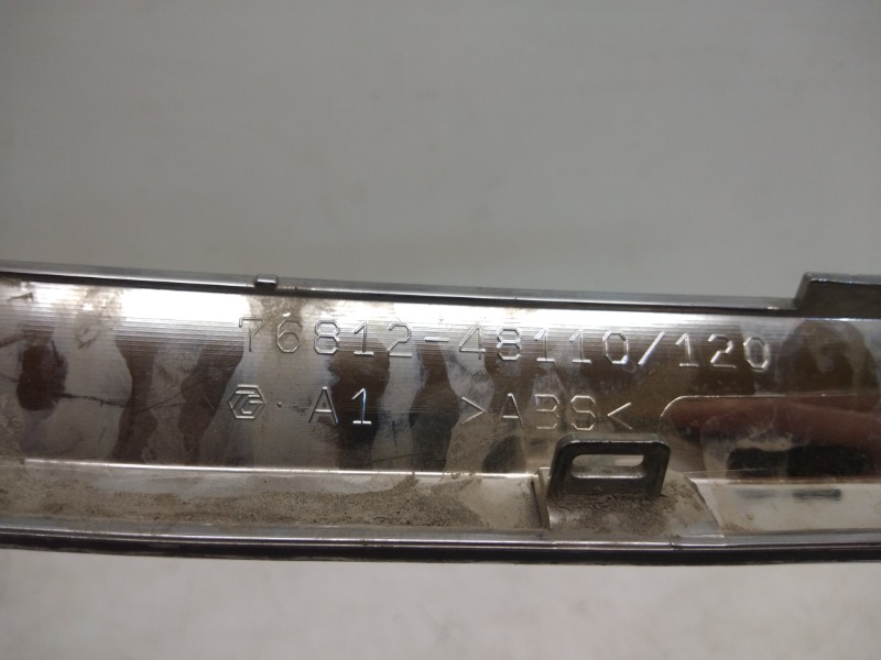 Накладка крышки багажника