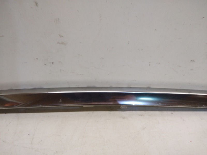 Накладка крышки багажника