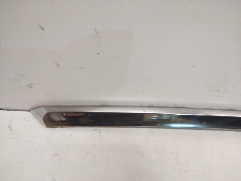 Накладка крышки багажника