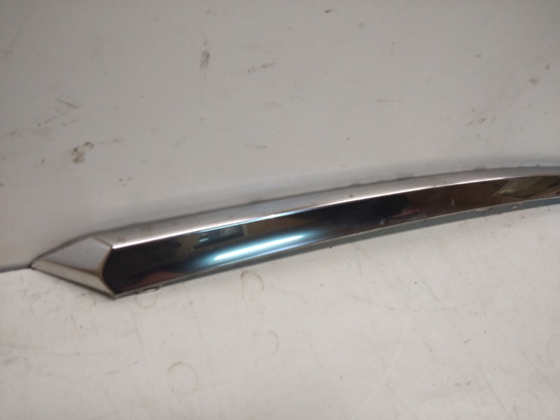 Накладка крышки багажника