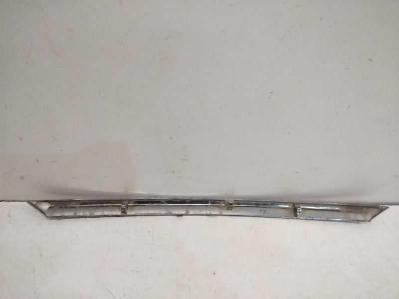 Накладка крышки багажника