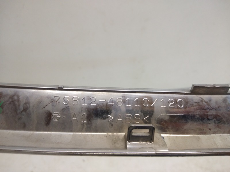 Накладка крышки багажника