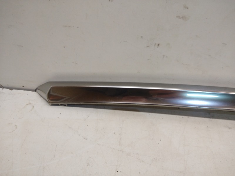 Накладка крышки багажника