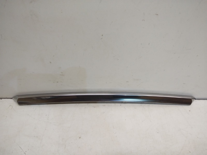 Накладка крышки багажника