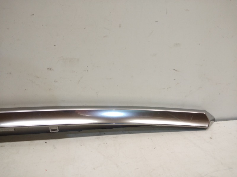 Накладка крышки багажника