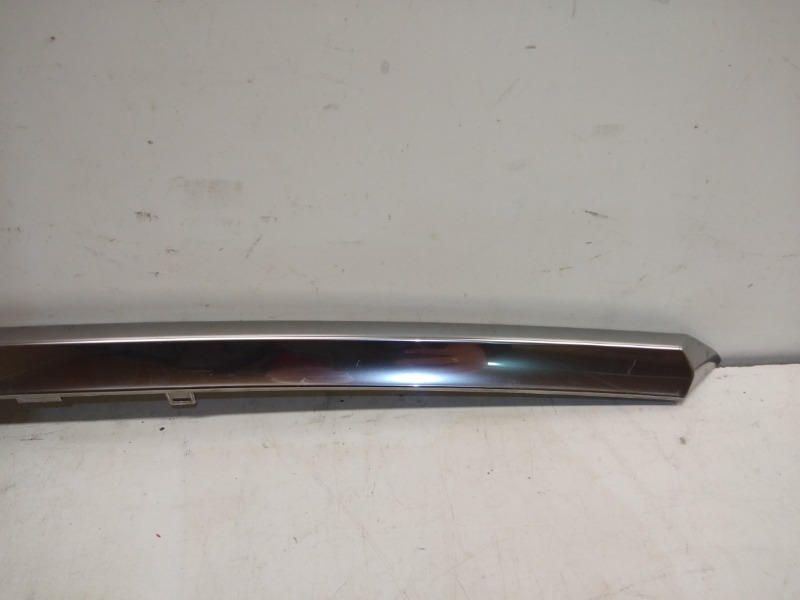 Накладка крышки багажника