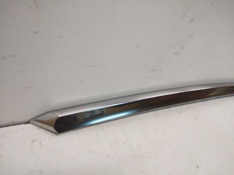 Накладка крышки багажника