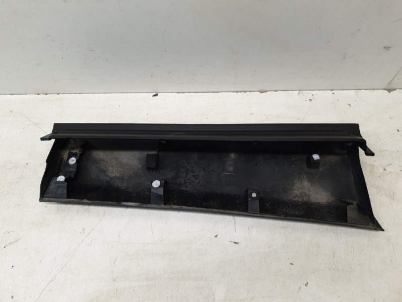 Накладка двери задней левой