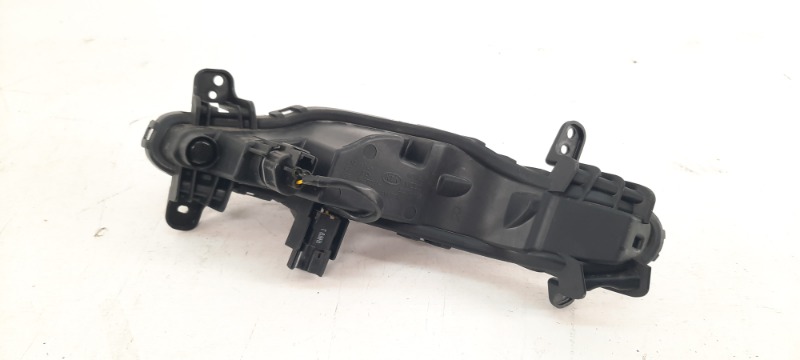 Фара противотуманная правая