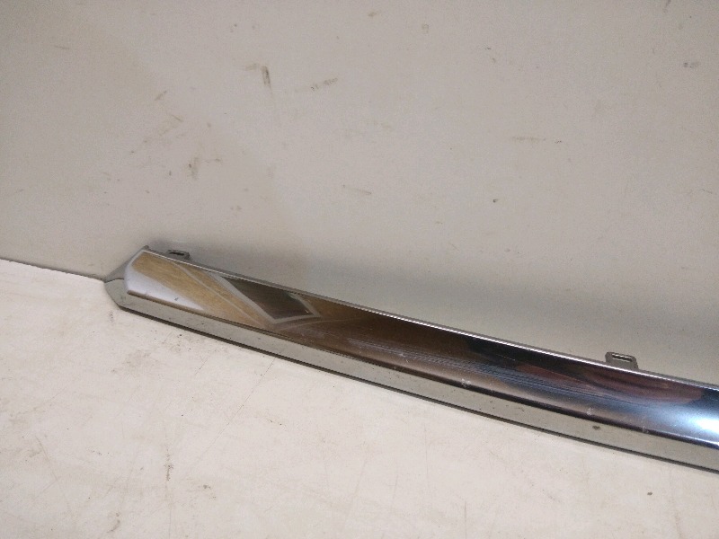 Накладка крышки багажника