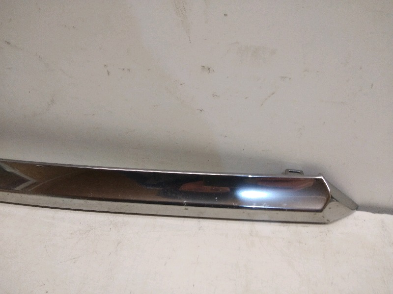 Накладка крышки багажника