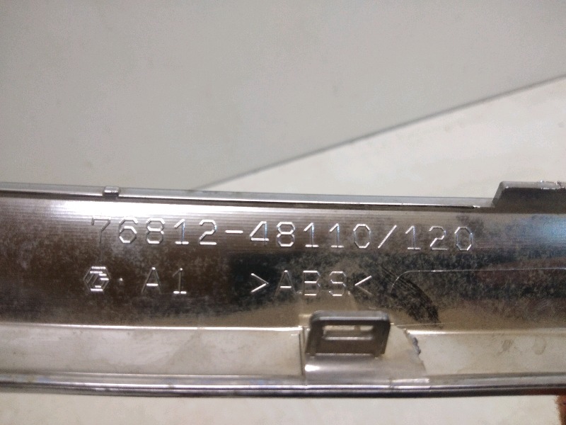 Накладка крышки багажника