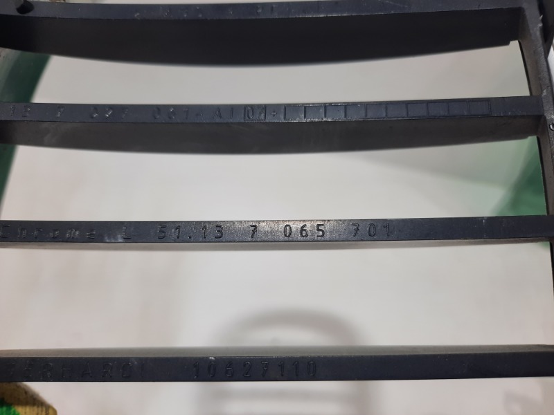 Решетка в бампер левая