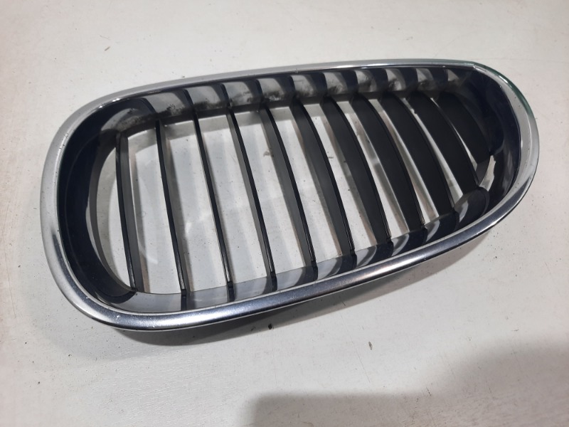 Решетка в бампер левая