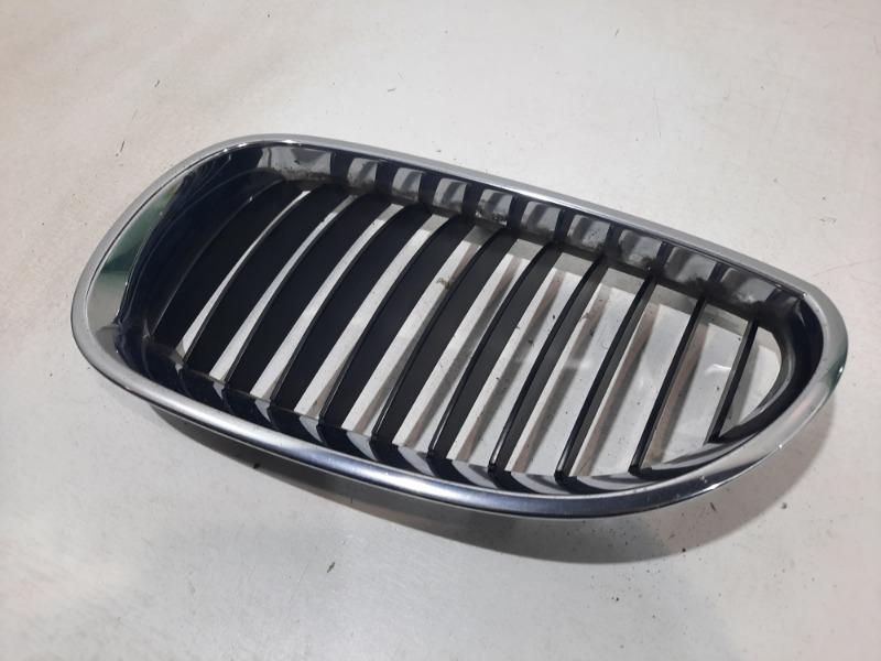 Решетка в бампер левая