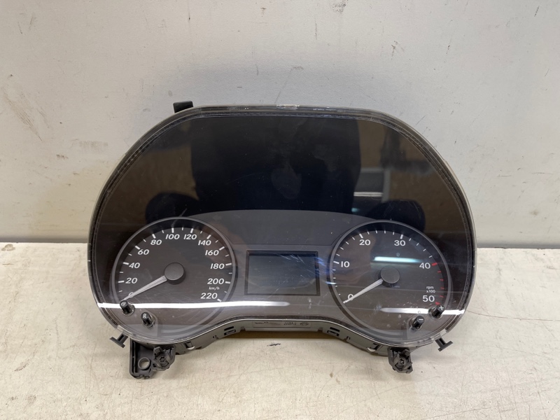 Панель приборов