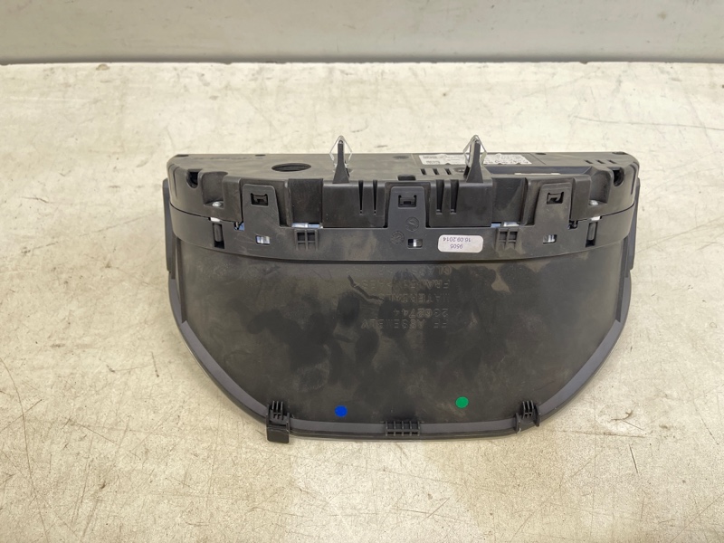 Панель приборов