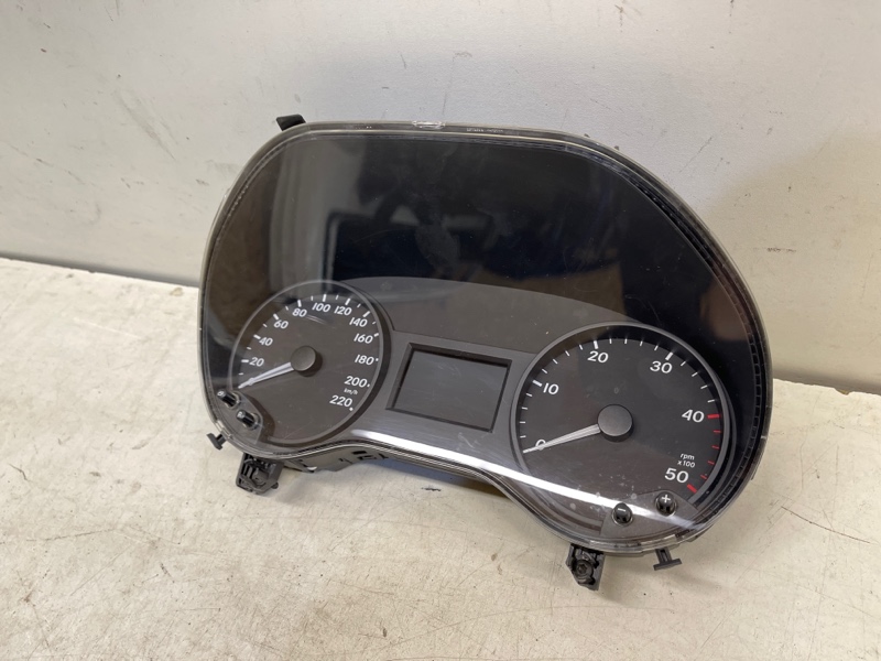 Панель приборов