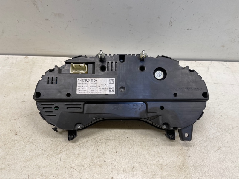 Панель приборов