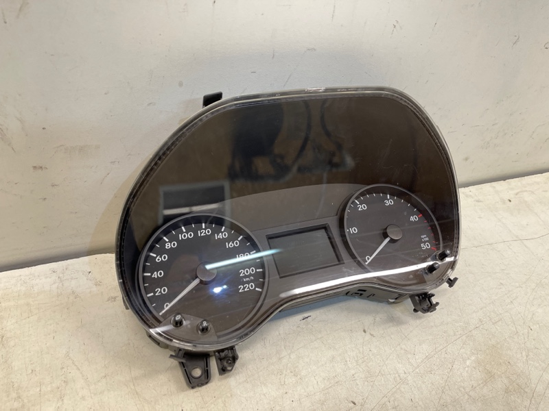 Панель приборов