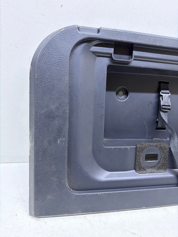 Обшивка двери багажника