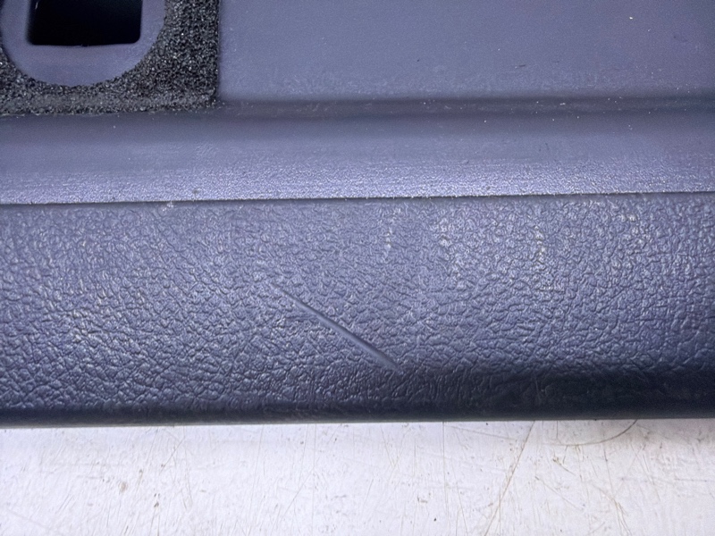 Обшивка двери багажника