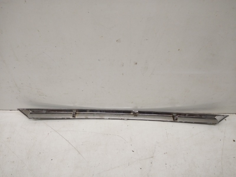 Накладка крышки багажника