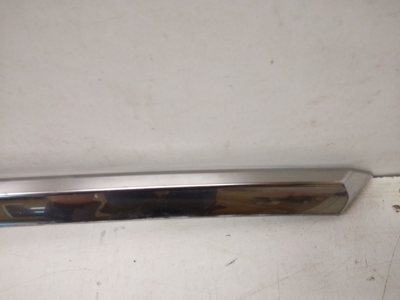 Накладка крышки багажника