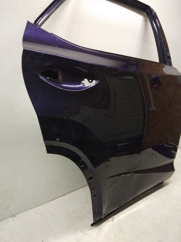 Дверь задняя правая