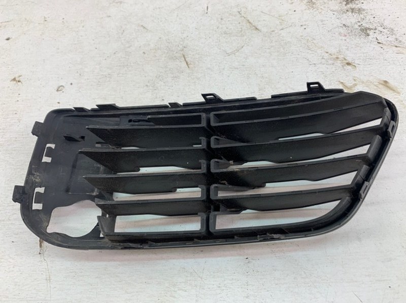 Решетка в бампер левая