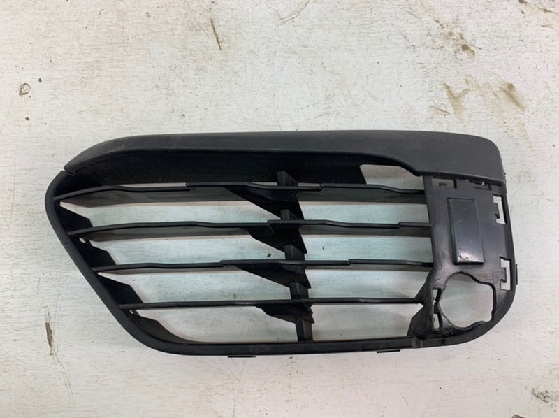 Решетка в бампер левая