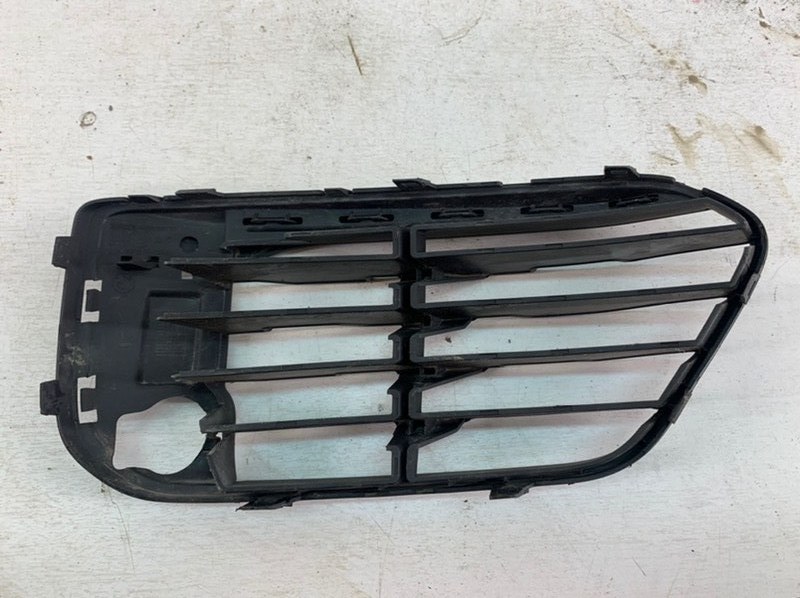 Решетка в бампер левая