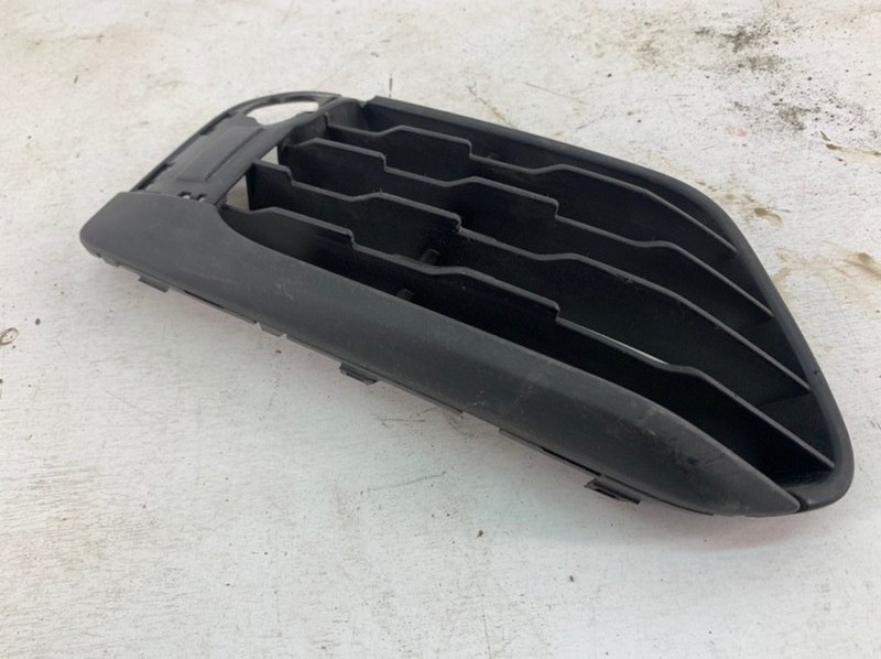 Решетка в бампер левая