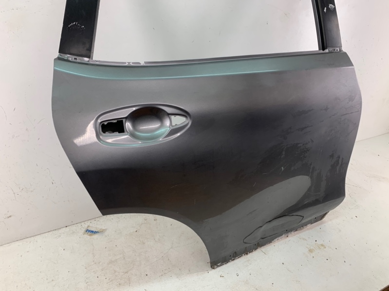 Дверь задняя правая