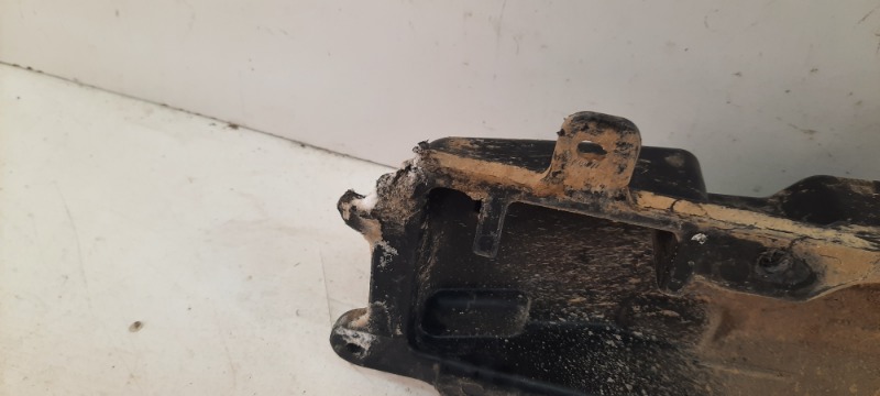 Усилитель заднего бампера