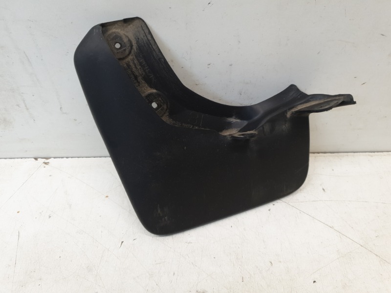 Брызговик задний левый